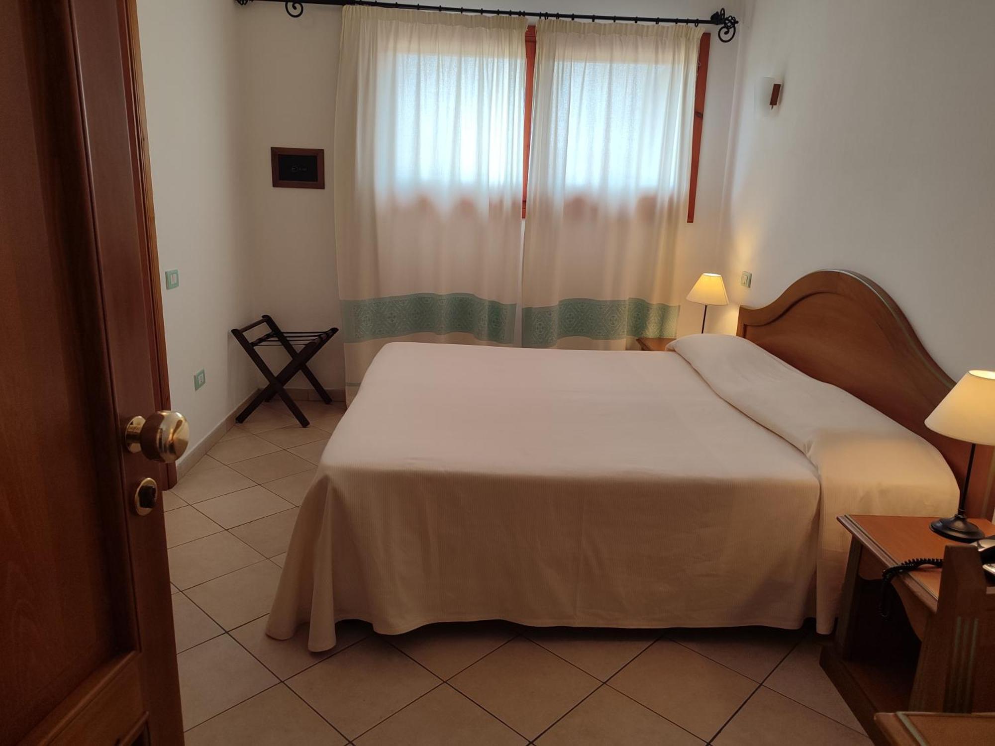 Le Anfore Hotel Villasimius Bagian luar foto