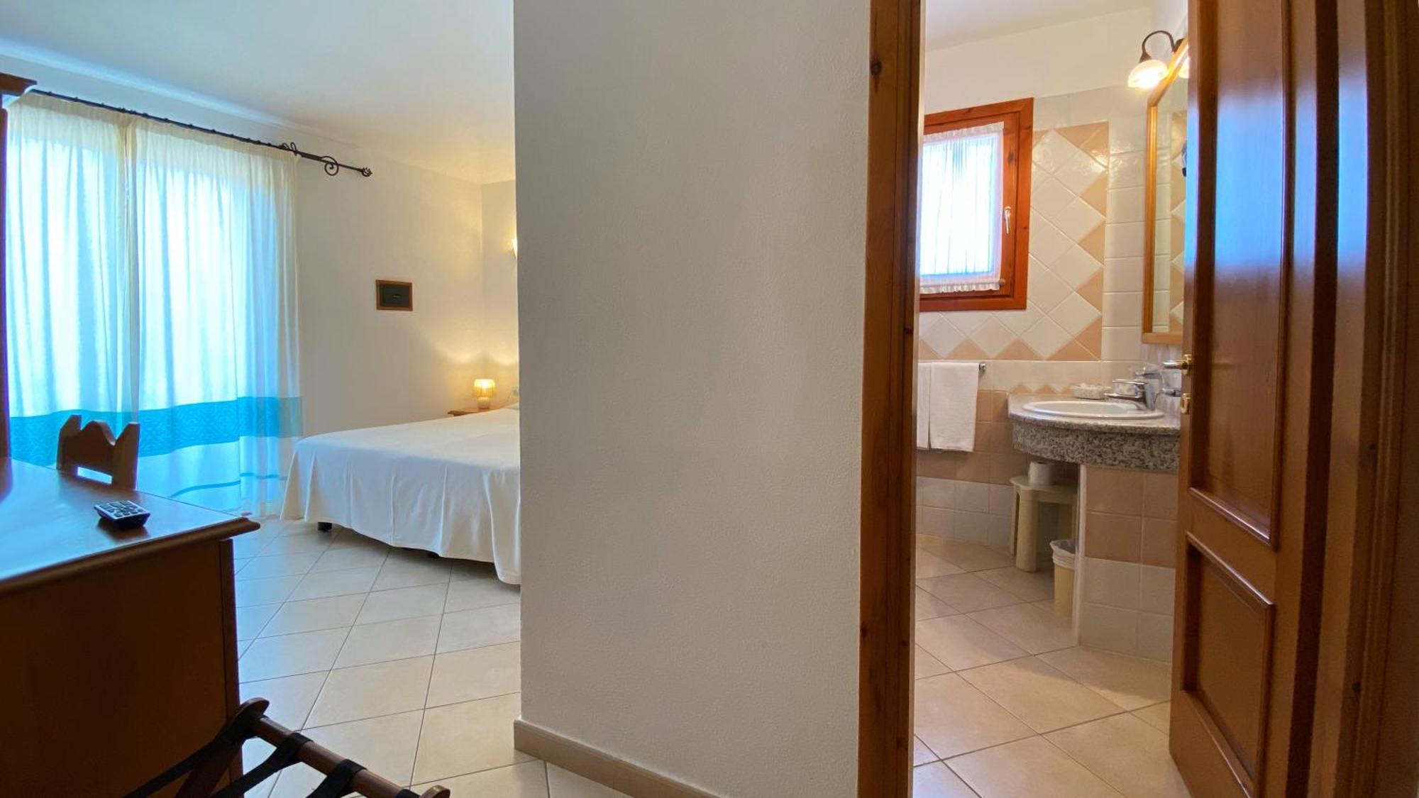 Le Anfore Hotel Villasimius Bagian luar foto