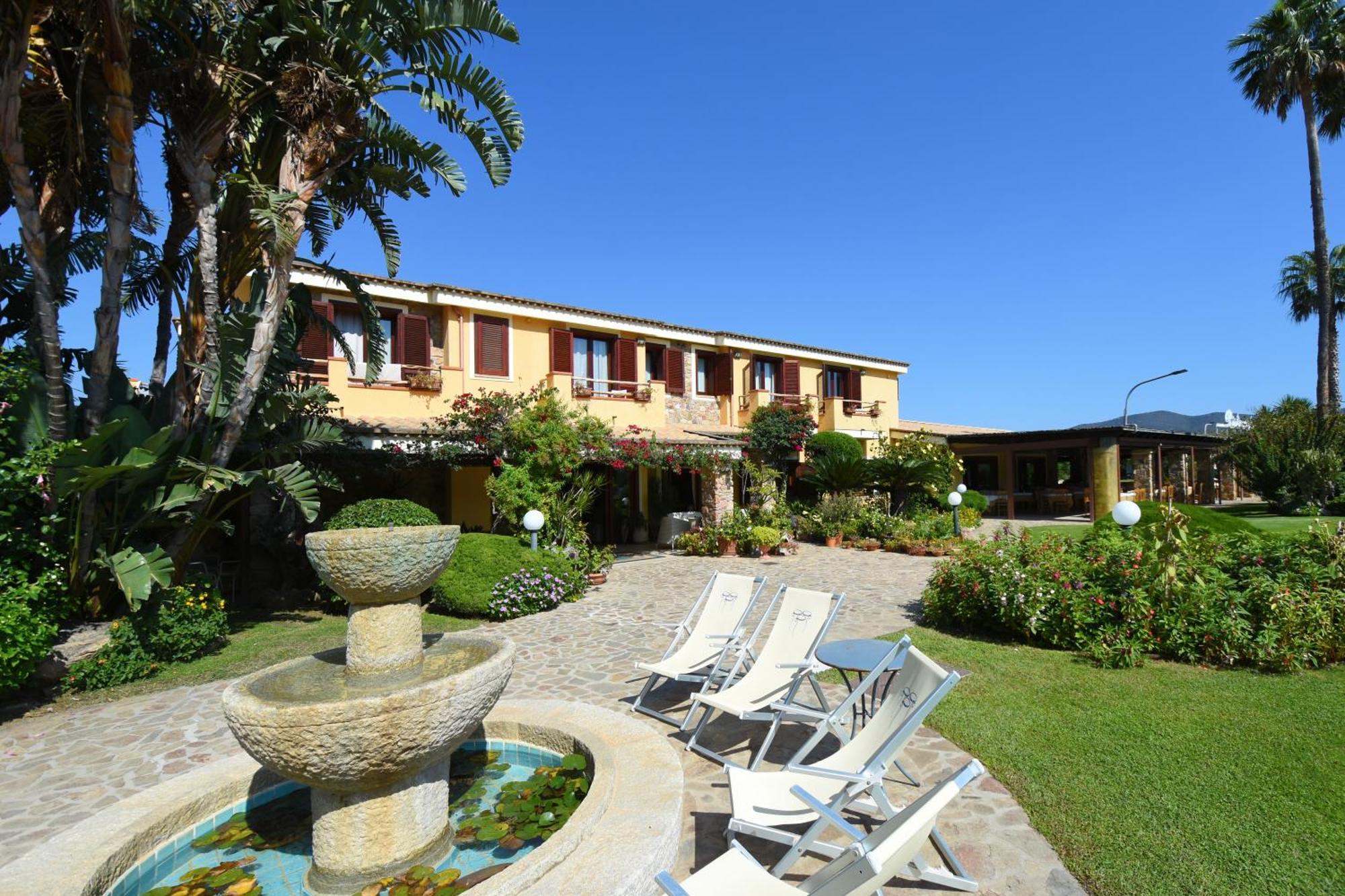 Le Anfore Hotel Villasimius Bagian luar foto