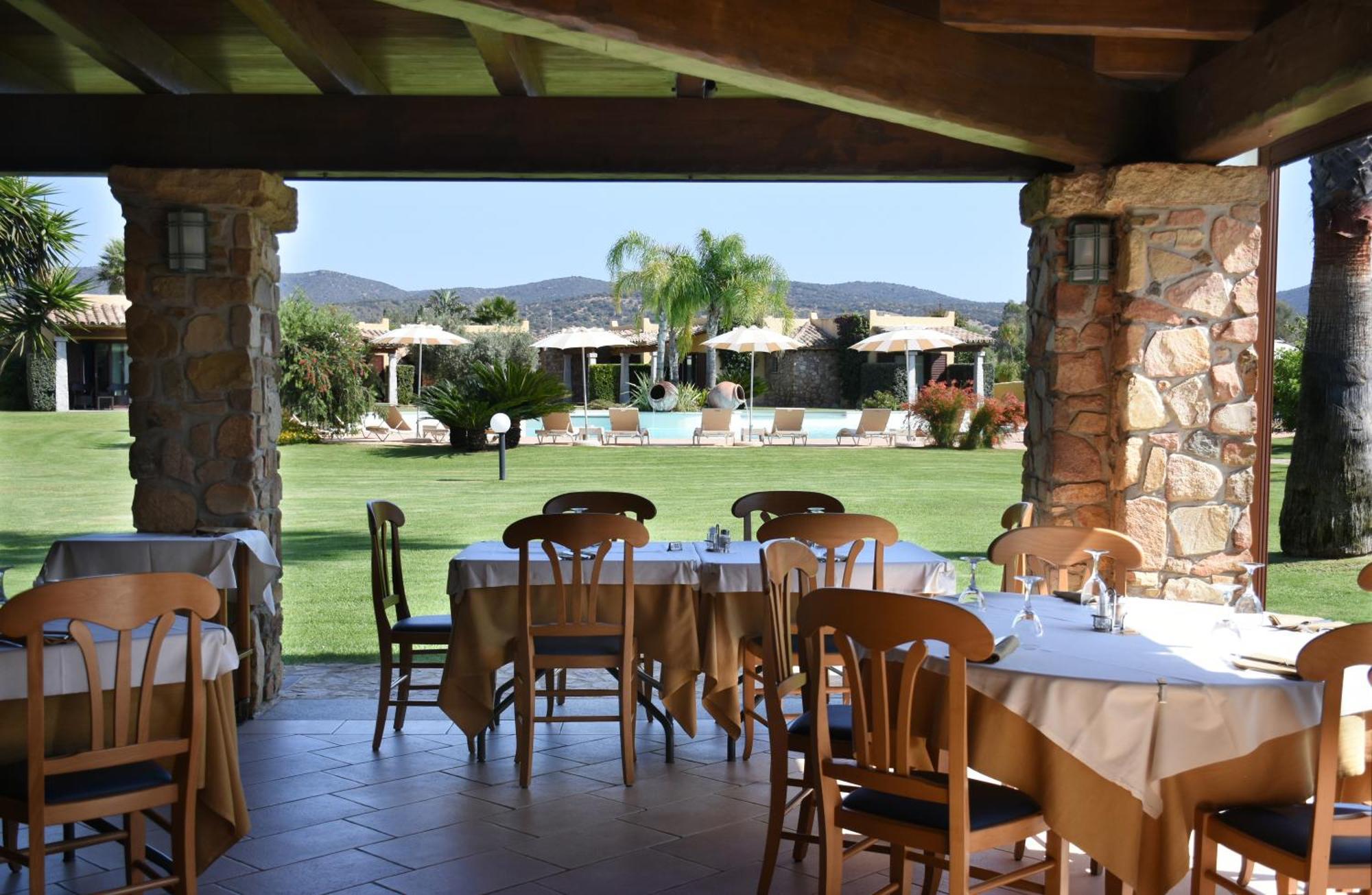 Le Anfore Hotel Villasimius Bagian luar foto