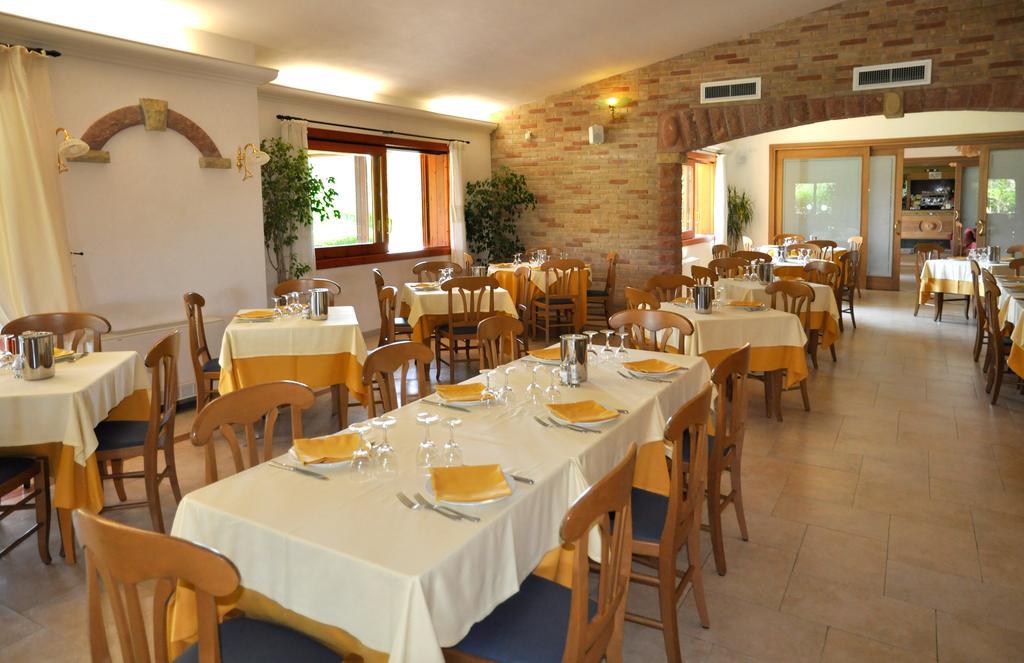 Le Anfore Hotel Villasimius Bagian luar foto