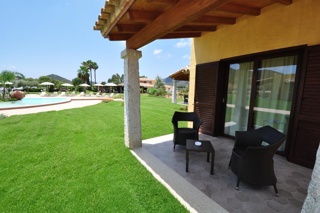 Le Anfore Hotel Villasimius Bagian luar foto