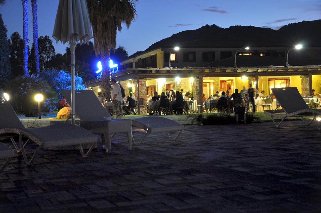 Le Anfore Hotel Villasimius Bagian luar foto