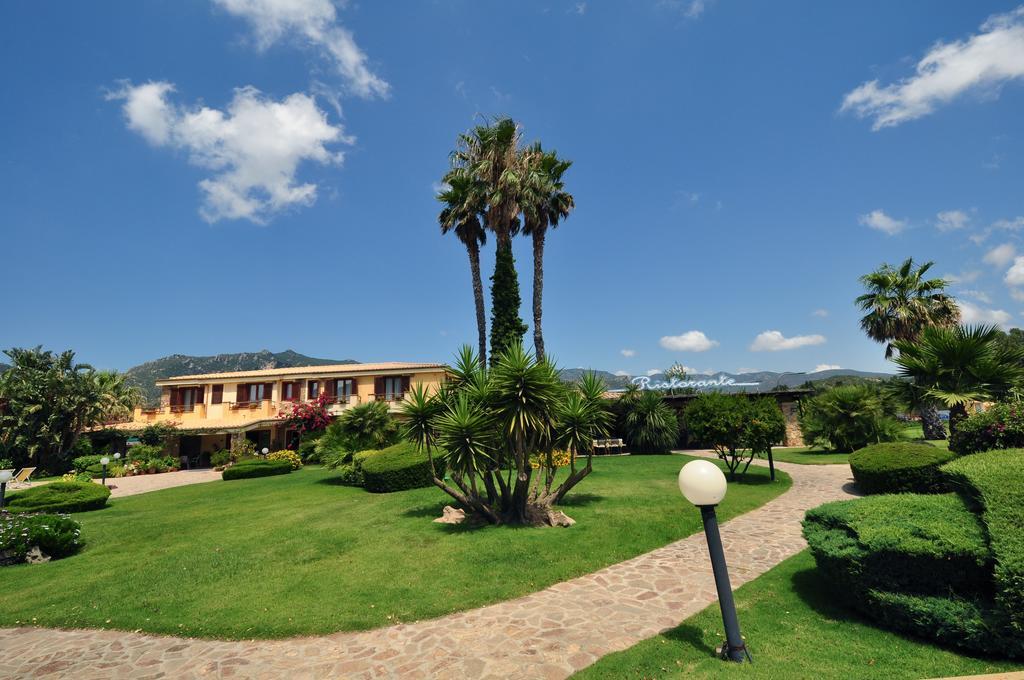 Le Anfore Hotel Villasimius Bagian luar foto