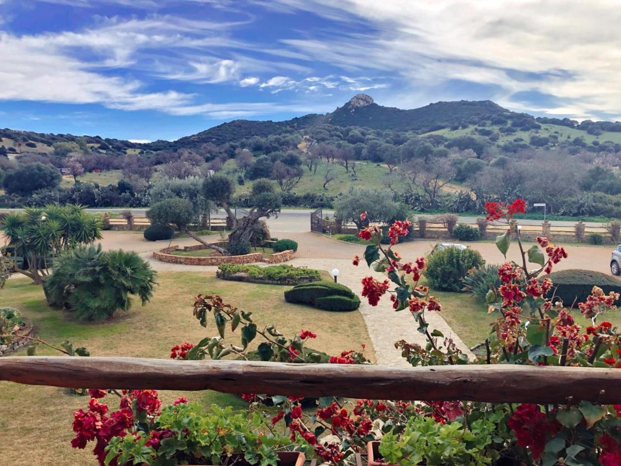 Le Anfore Hotel Villasimius Bagian luar foto